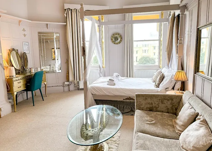 Top Brighton Hotels with Unbeatable Late Deals