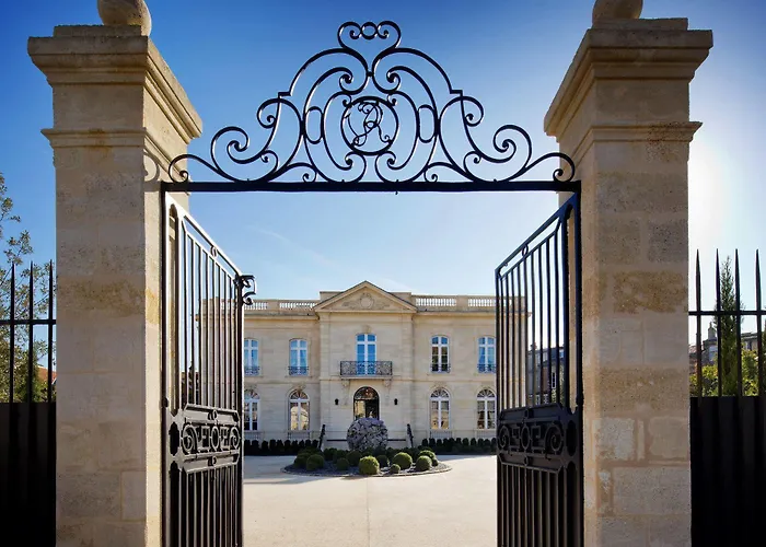 Bordeaux Hotels with Piscine: Relaxation and Comfort in the Heart of France's Wine Capital