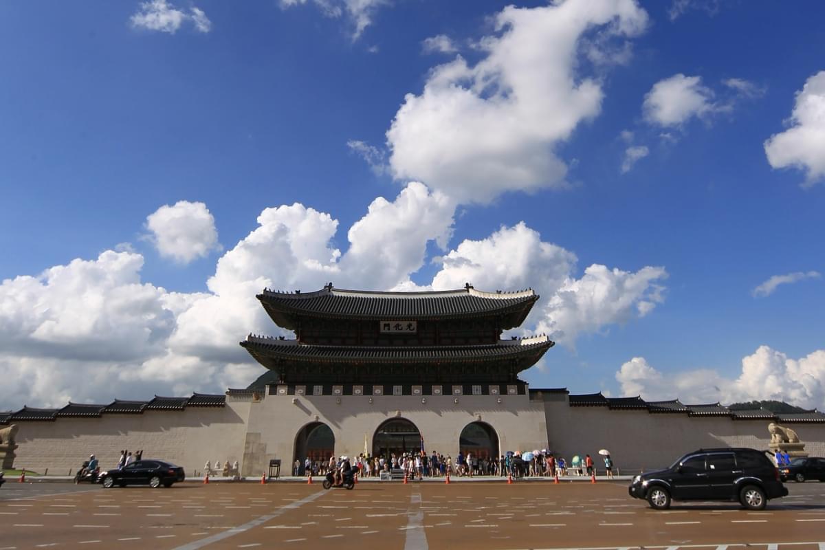 seoul gwanghwamun cielo cbd