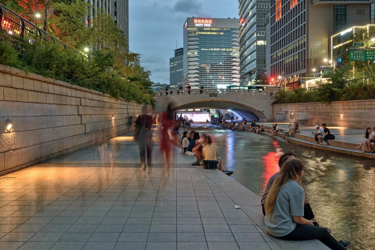seoul cheonggyecheon stream