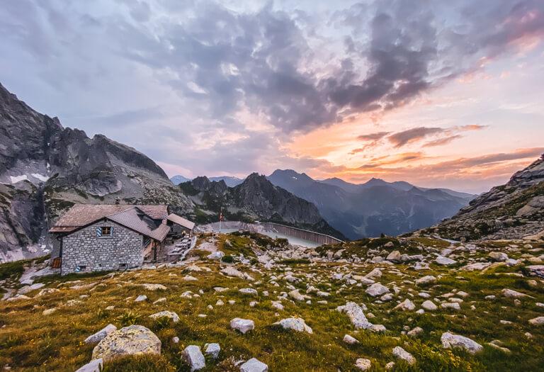 Albignahuette-Bergell-Sonnenuntergang